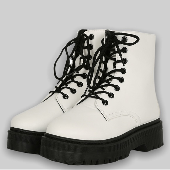 QUPID Raffi White Lace Up Chunky Lug Combat Boots - Picture 11 of 11